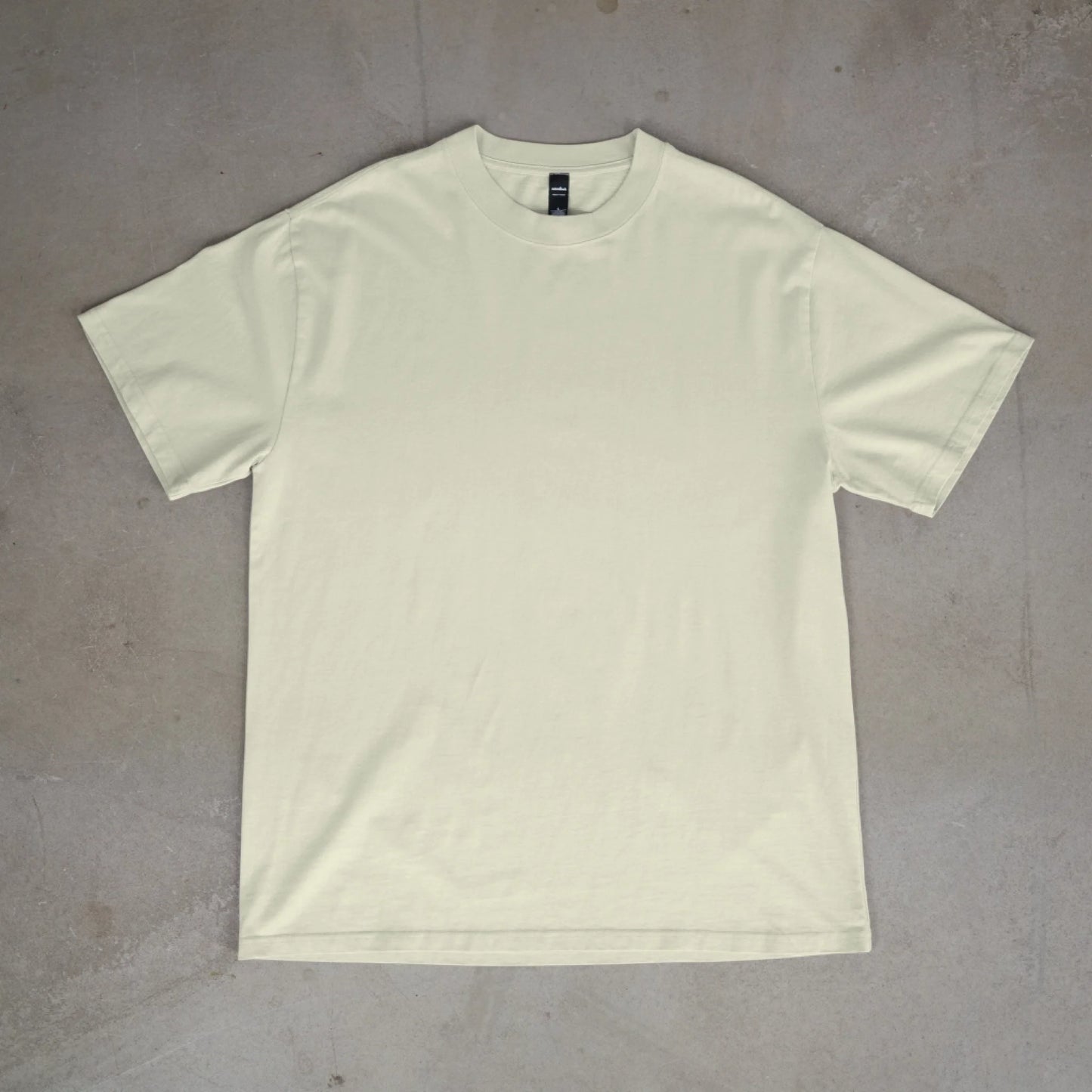 Mockups für Shirts - Untitled Project - Front Design Mockup (4)